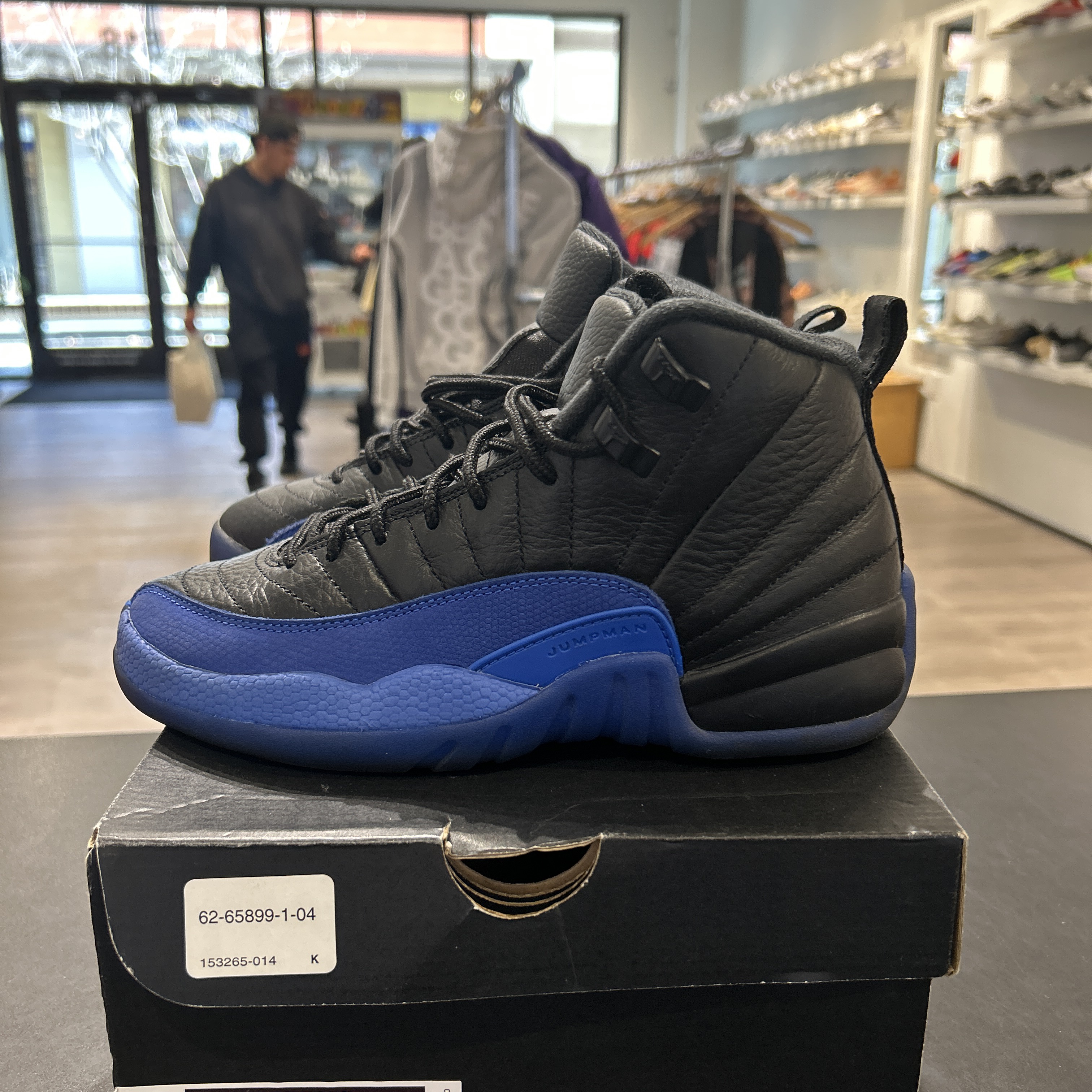 12s black blue