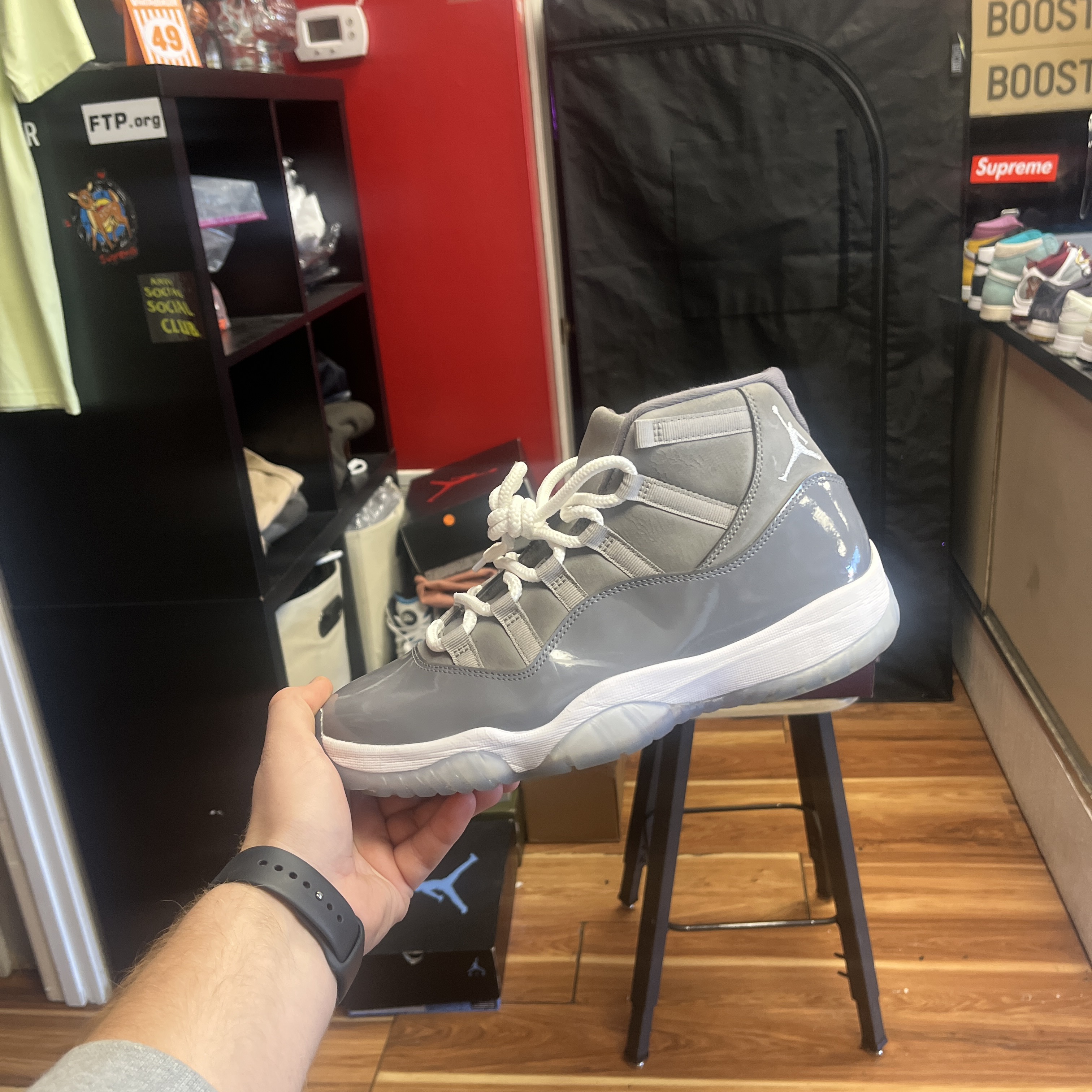 jordan two3 grey